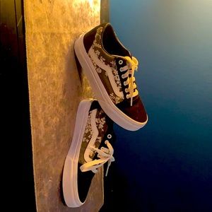 Little girls Vans black and white lace detail